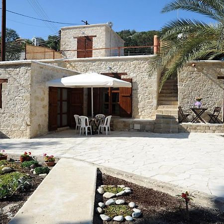 Palm Tree Oriental House And Homestay Polis Zewnętrze zdjęcie